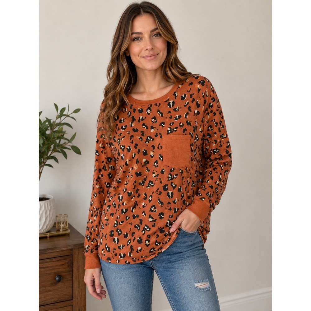 MARLEYLILLY Top Women's S/M Orange Black Leopard Print Crew Neck Long Sleeve‎